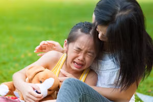 Giúp trẻ đối mặt với người thân qua đời (hình minh họa).