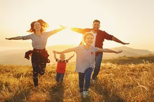 Muốn con ưu tú, cha mẹ nhất định phải có nhân cách tốt (hình minh họa).