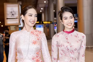 Á hậu Phương Anh tự tin đọ dáng áo dài cùng Hoa hậu Quốc tế 2019 