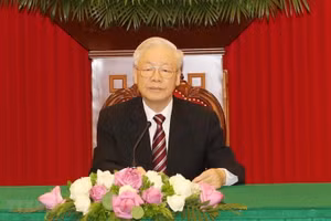 Nhân dịp Xuân mới - Nhâm Dần, cũng là kỷ niệm 92 năm Ngày thành lập Đảng Cộng sản Việt Nam quang vinh (3/2/1930 - 3/2/2022), thay mặt lãnh đạo Đảng và Nhà nước, Tổng Bí thư Nguyễn Phú Trọng thân ái gửi tới đồng bào, chiến sĩ cả nước, kiều bào ta ở nước ngoài và bạn bè quốc tế lời chúc sức khoẻ, hạnh phúc và thành công.