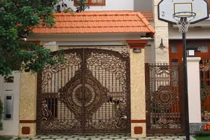 Cổng nhà là cửa ngõ đón mọi vận khí tốt - xấu vào ngôi nhà.
