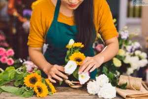 Có một số mẹo cắm hoa giúp hoa tươi lâu hơn (hình minh họa).