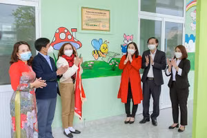 Quỹ Khuyến học “Đèn Đom Đóm” bàn giao ngôi trường thứ 25 cho học sinh vùng sâu