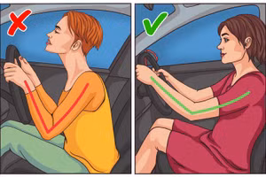 Ngồi tựa lưng vào lưng ghế