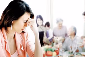 Cuộc sống làm dâu ngột ngạt vì không "môn đăng hộ đối"