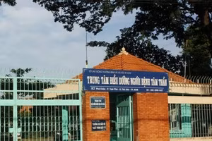 Căng tin ở TPHCM bán hàng cho người tâm thần vượt gần 70% so với giá gốc 