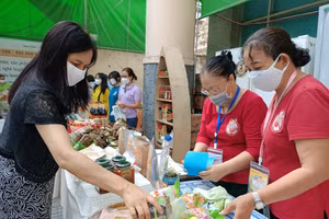 Hàng hóa, thực phẩm tại TP.HCM lại “rục rịch” tăng. (Ảnh: Quốc Hải)
