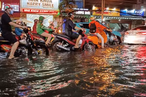 Cứ mưa là ngập, TPHCM đề xuất giải pháp gỡ vướng 