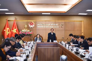 Bộ GD&ĐT làm việc với đoàn ĐBQH TP.Hà Nội về đổi mới chương trình, SGK