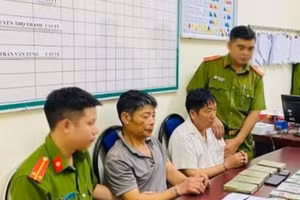 Hai đối tượng tại cơ quan Công an.