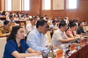 Các đại biểu tham dự hội nghị.