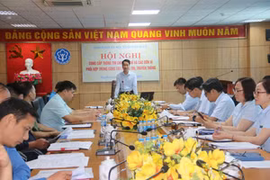 Quang cảnh BHXH tỉnh Hoà Bình họp báo thông tin tới báo chí về chính sách bảo hiểm.
