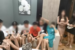 Nhóm thanh niên bị bắt quả tang khi đang sử dụng chất ma túy.