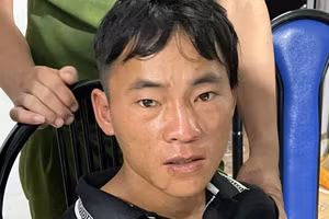 Giàng A Lư tại cơ quan Công an.