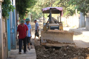  Do nguồn vốn bảo trì đường bộ eo hẹp, Sở GTVT tỉnh Hoà Bình luôn linh hoạt trong việc duy tu, sửa chữa đường.