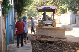  Do nguồn vốn bảo trì đường bộ eo hẹp, Sở GTVT tỉnh Hoà Bình luôn linh hoạt trong việc duy tu, sửa chữa đường.