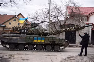 Chuyên gia Ukraine khẳng định tiếp tục phản công là vô nghĩa