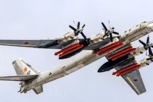 9 chiếc Tu-95MS đồng loạt phóng siêu tên lửa Kh-101 vào Ukraine