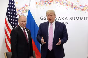 TT Nga Putin và TT Trump tại Thượng đỉnh G20 ở Osaka, Nhật Bản năm 2019.