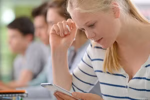 Các chuyên gia Đan Mạch cho rằng HS nên được dùng điện thoại trong lớp theo quy định