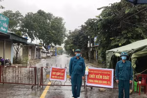 Một chốt kiểm sóat dịch Covid-19 ở Thanh Hóa.