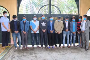 Nhóm đánh bạc bị Công an bắt giữ. Ảnh: Công an Thanh Hóa cung cấp.