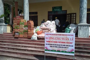 Hưởng ứng tuần lễ "Hướng về TP mang tên Bác", nhiều loại nhu yếu phẩm khô được người dân Thanh Hóa quyên góp.