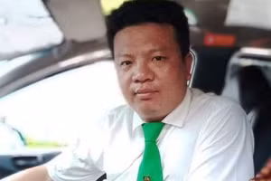 Anh Lê Huy Sinh, được Chủ tịch UBND tỉnh Thanh Hóa tặng Bằng khen.