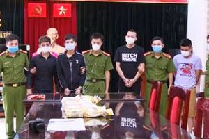 Nhóm nghi phạm buôn ma túy từ Lào về Thanh Hóa bị bắt giữ. Ảnh: Công an Thanh Hóa cung cấp.