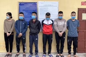 Nhóm thanh niên mở "tiệc" ma túy, bị Công an bắt giữ. Ảnh: Công an Thanh Hóa cung cấp.
