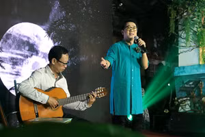 NSƯT Thành Lộc và Guitar Lê Huy tham gia chương trình.