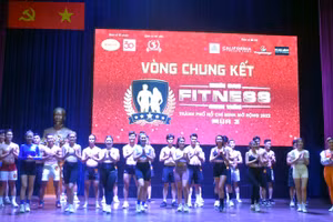 Các thí sinh tại đêm chung kết.