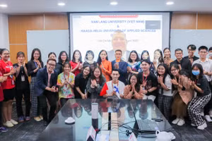 Sinh viên VLU tham gia giao lưu về Chương trình trao đổi sinh viên với Trường ĐH Haaga -Helia (Phần Lan). Ảnh chụp trước thời điểm dịch Covid-19 bùng phát.