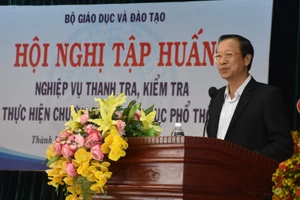 Thứ trưởng Bộ GD&ĐT Phạm Ngọc Thưởng phát biểu khai mạc hội nghị.