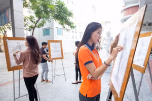 Thi năng khiếu Vẽ tại HUTECH