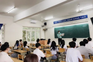 Học sinh lớp 12 Trường THPT Võ Văn Kiệt (Quận 8, TPHCM) học trực tiếp.