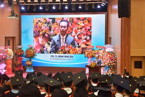 Thứ trưởng Bộ GD&ĐT Hoàng Minh Sơn phát biểu tại sự kiện.