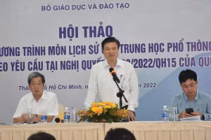 Thứ trưởng Nguyễn Hữu Độ phát biểu tại hội thảo.