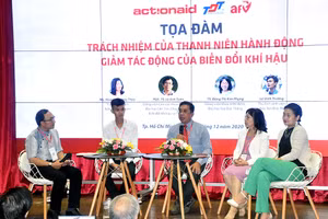 Các diễn giả tại tọa đàm “Trách nhiệm của Thanh niên hành động giảm tác động của Biến đổi khí hậu”.