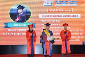 Trường ĐH Sư phạm TPHCM trao bằng tốt nghiệp cho SV. Ảnh tư liệu 