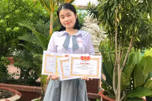 Thí sinh Đào Thanh Trúc - Thủ khoa kỳ thi tốt nghiệp THPT 2022 của TPHCM.