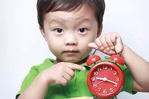 Cha mẹ nên hỗ trợ con trong việc đưa ra một thời gian biểu cân đối và hợp lý. Ảnh minh họa.