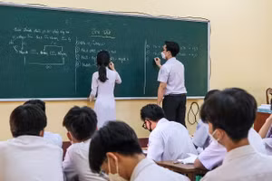 Tranh thủ thời gian học trực tiếp, các trường đang tăng cường củng cố kiến thức, rèn kỹ năng cho học sinh lớp 9.