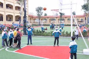 Học sinh Trường Tiểu học Trực Cường (Trực Ninh, Nam Định) thường xuyên tham gia hoạt động thể chất tại trường khi được học trực tiếp. Ảnh: TG