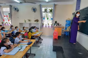 Dù thiếu giáo viên nhưng các nhà trường vẫn áp dụng nhiều biện pháp để duy trì hoạt động dạy học, nhất là các khối lớp thực hiện theo Chương trình GDPT 2018. 