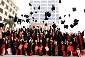 Học sinh cần trau dồi cho bản thân thật nhiều tri thức để vượt qua những khó khăn. Ảnh minh họa