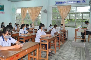 Ngành Giáo dục tỉnh Cà Mau kiên trì vận động học sinh sớm trở lại lớp. 