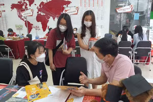 Ngày hội thông tin tuyển sinh của Trường ĐH Hà Nội. Ảnh minh họa: TG