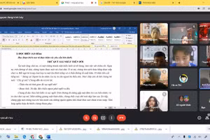 Thầy trò khối 9, Trường THCS Quản Cơ Thành, An Giang trong giờ học Ngữ văn trực tuyến.