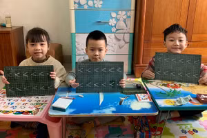 Nhiều lớp tiền tiểu học thu hút được sự quan tâm của phụ huynh. Ảnh: INT